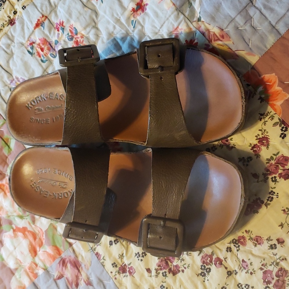 Kork- Ease Olive Sandals sz 8